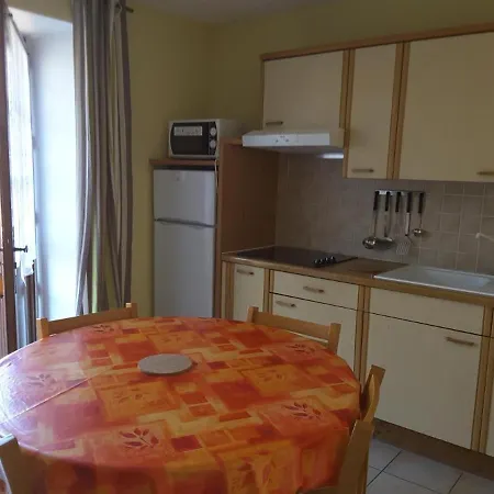 La Vieille Tour Bed & Breakfast